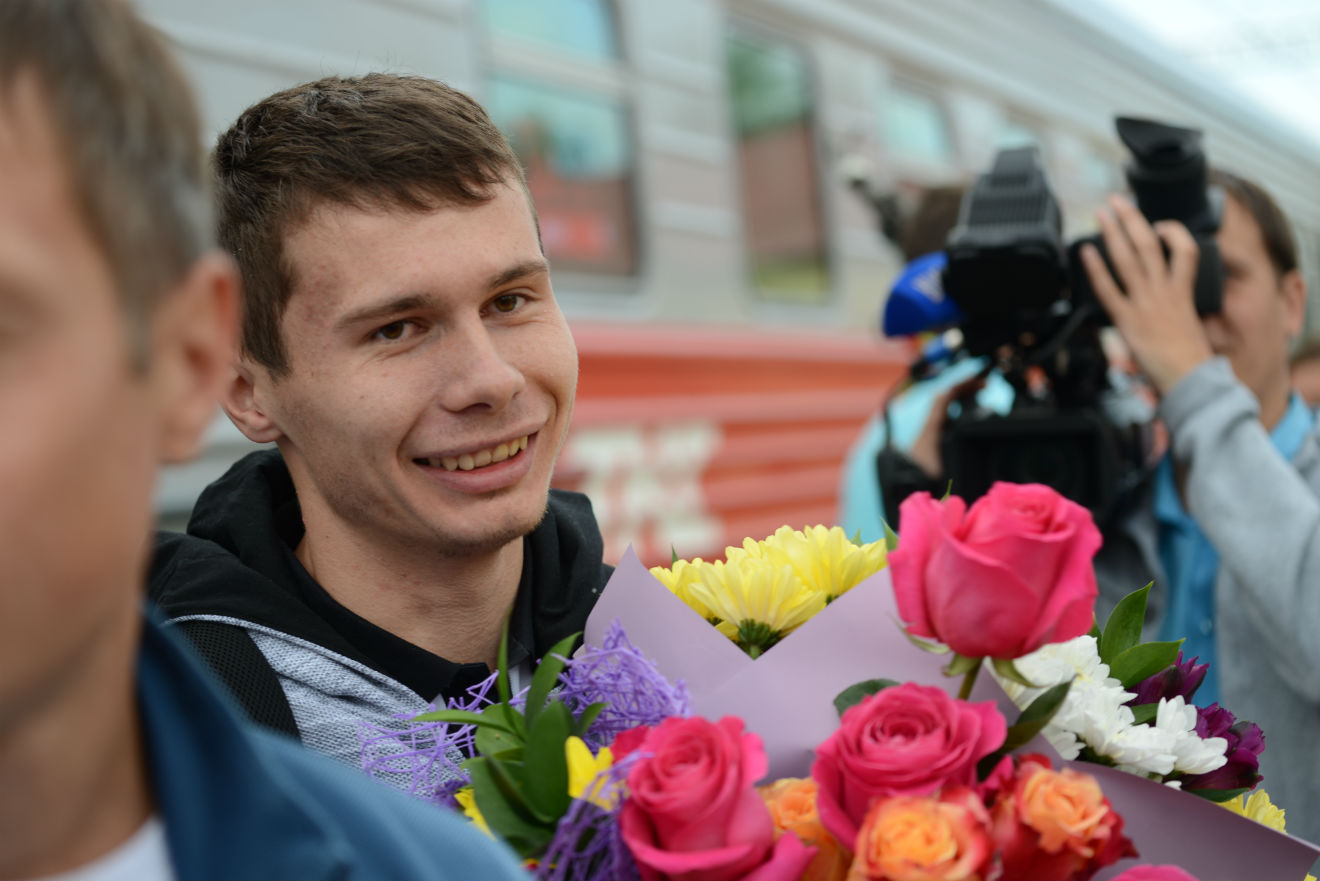 Чемпионы вернулись домой!