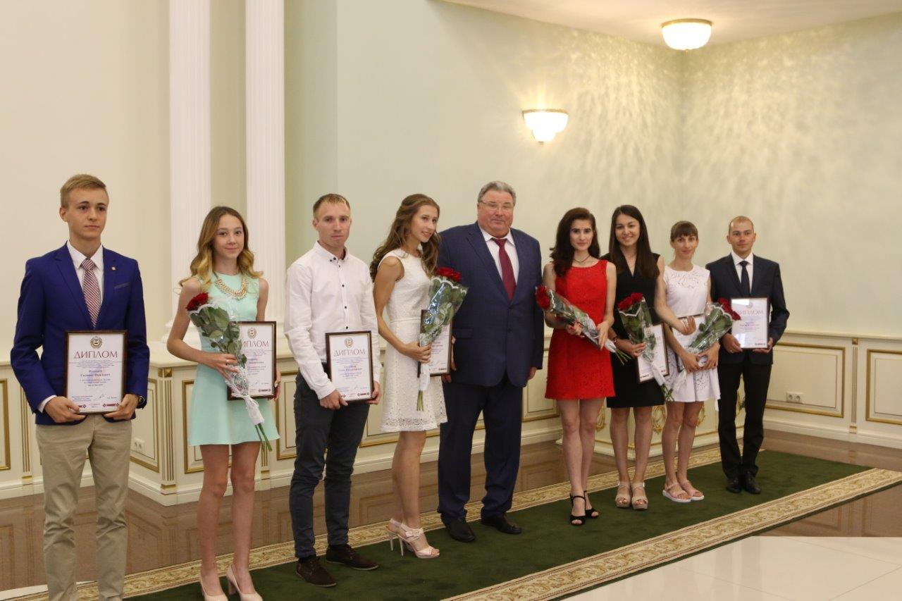 Владимир Волков вручил дипломы и гранты лучшим спортсменам 